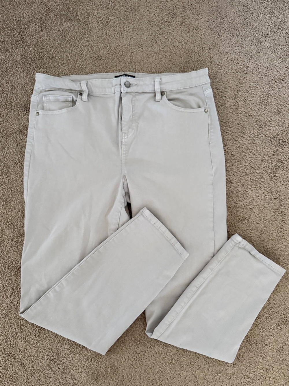 Women’s Light Gray Cropped Slim Jeans